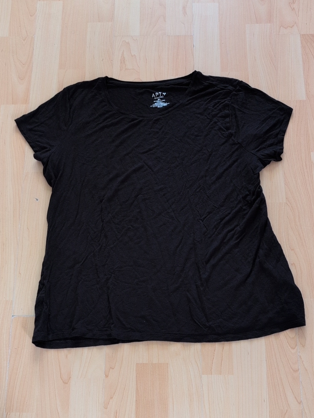 Apt. 9 Women's Black Scoop Neck Short Sleeve Tee
